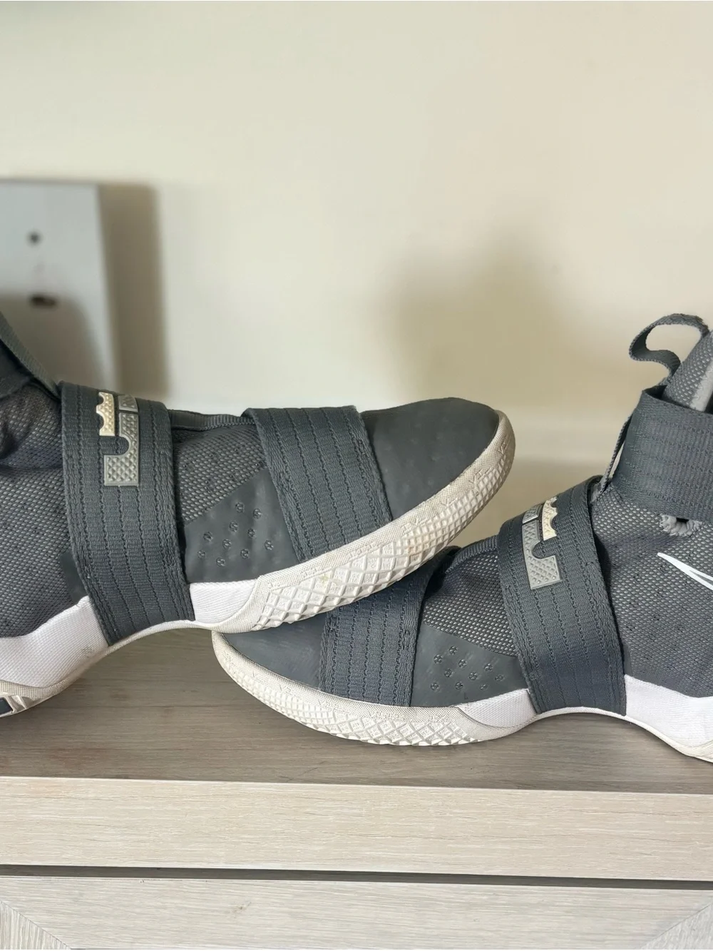 LeBron Soldier 10 Basketball Sneakers